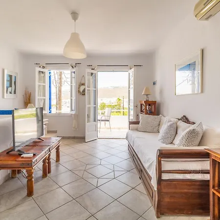 דירה House With Sea View Balcony *